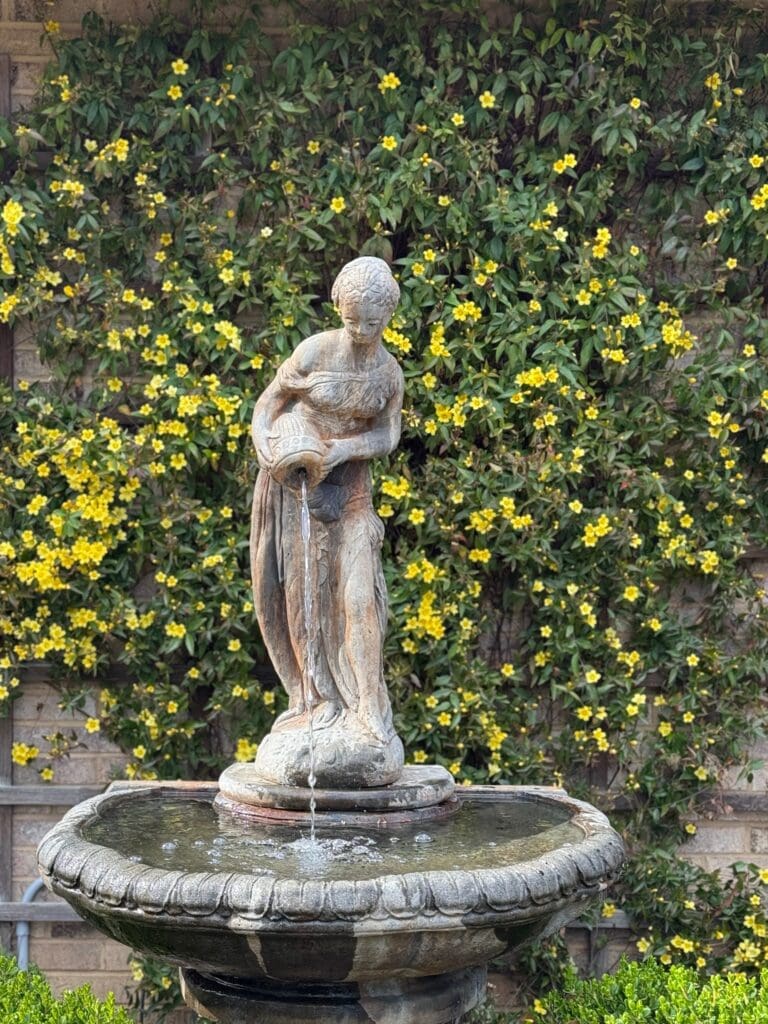 water fountain sculpture
