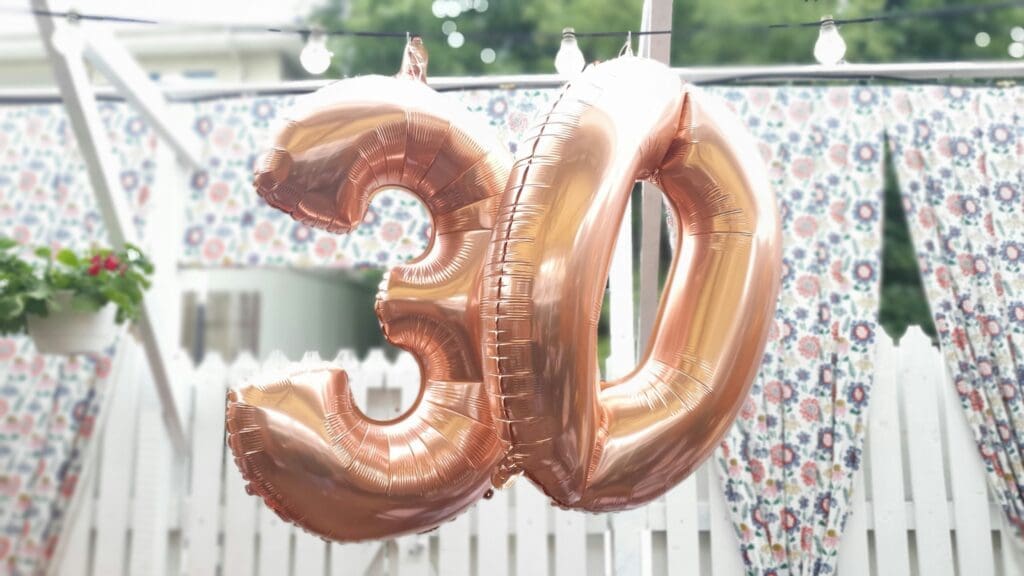 Helium balloons in digits 3 and 0