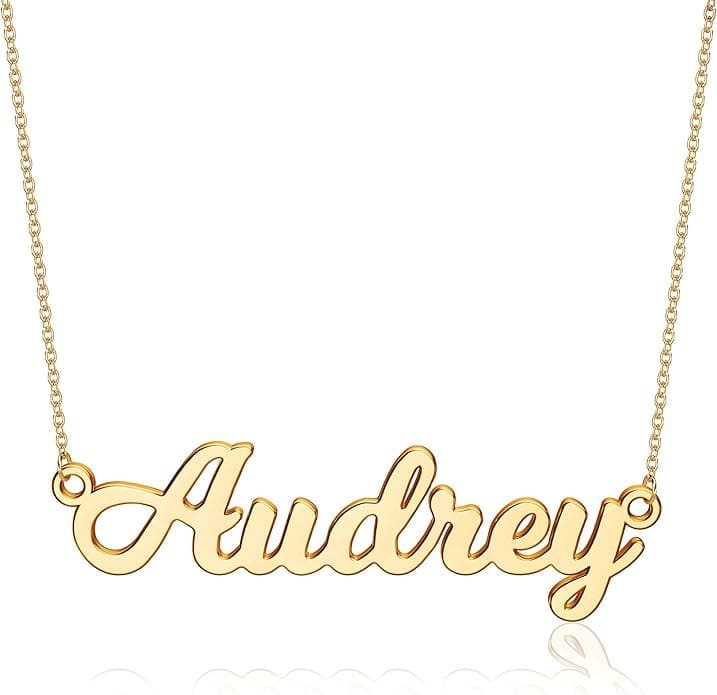 Personalized necklace with name "Audrey"